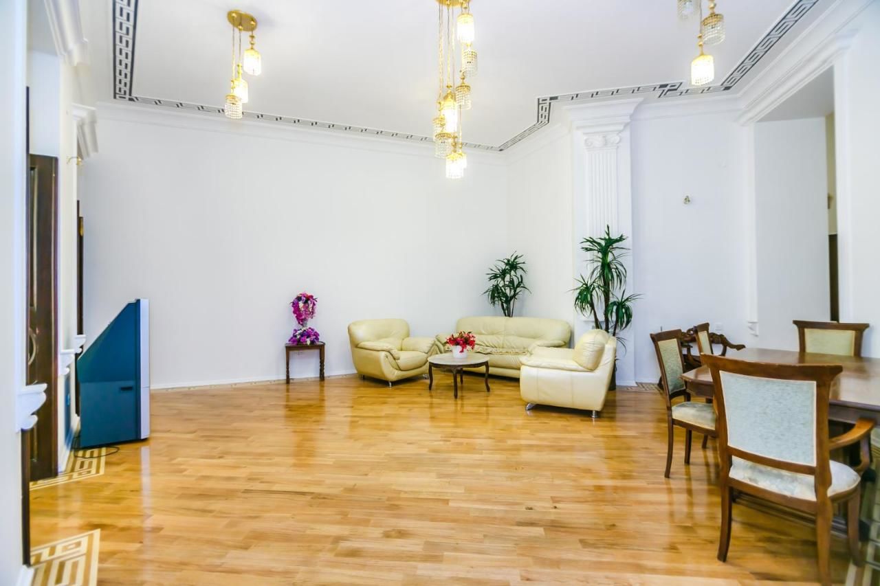 Апартаменты VIP APARTAMENT NIZAMI STREET Баку-7