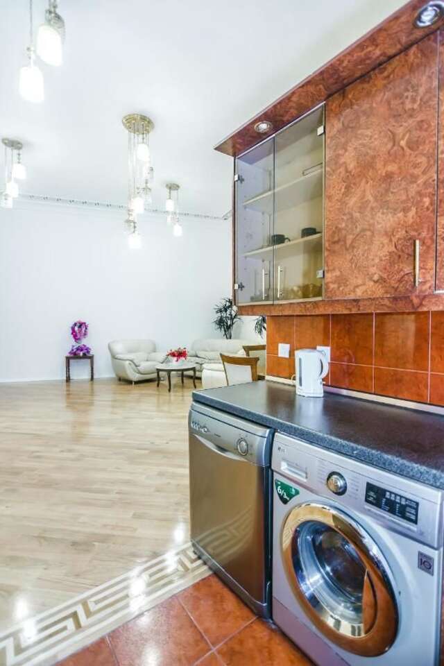 Апартаменты VIP APARTAMENT NIZAMI STREET Баку-11
